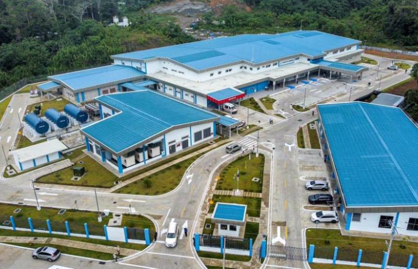 Inauguran el moderno Hospital de Almirante