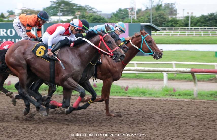 Cortesía | Una carrera de caballos en la pista del Hipódromo Presidente Remón, ubicado en Juan Díaz.