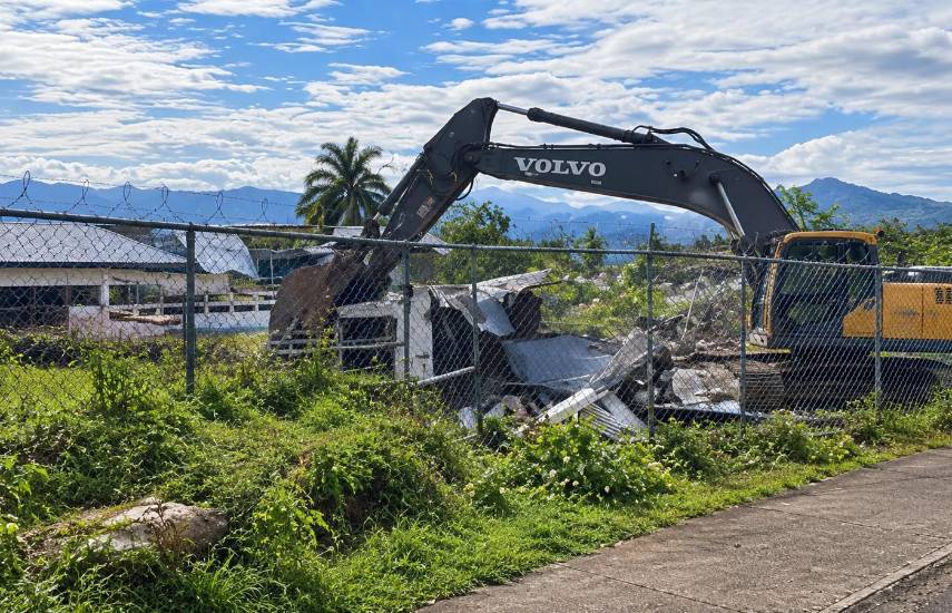 Meduca inicia demolición de la escuela La Pitaloza tras el sismo