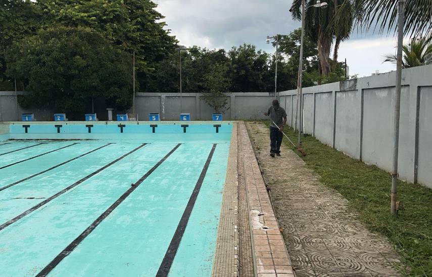 ML | Una piscina municipal.
