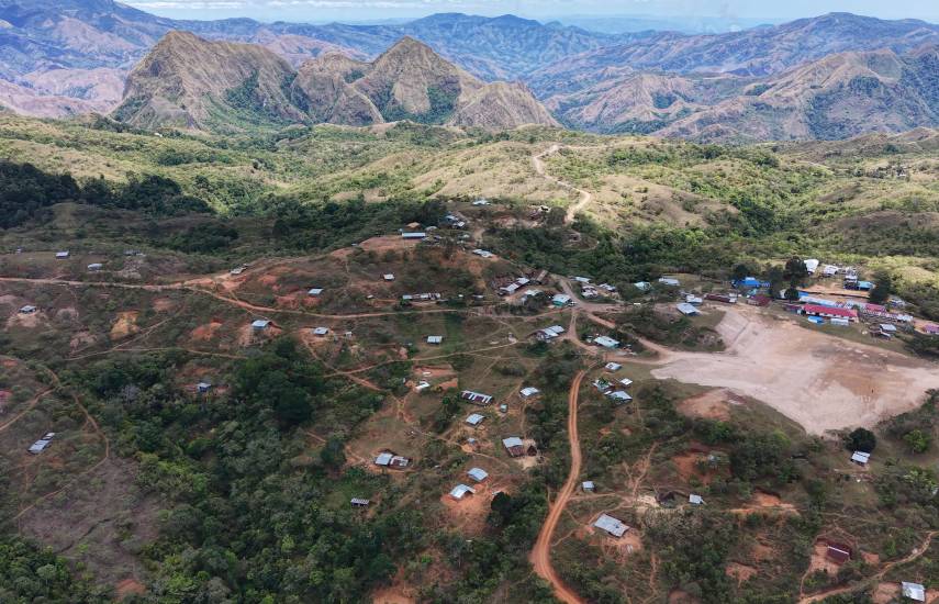 La construcción de puentes zarzo beneficia a más de 17 mil estudiantes