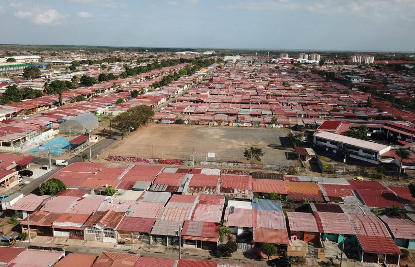 Las Acacias contará con moderna cancha deportiva financiada con fondos de la descentralización