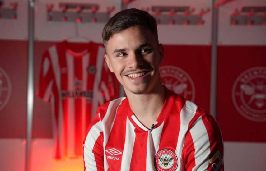 Romeo, hijo de David Beckham, firma con el equipo B del Brentford
