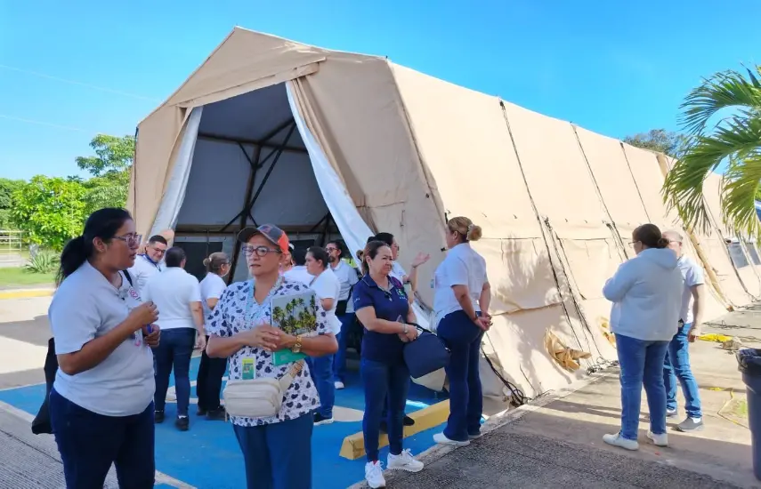 CSS habilita carpas y hospitales modulares para atender pacientes tras daños por el sismo