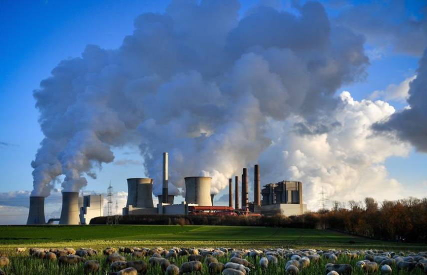 Emisiones de efecto invernadero de EEUU bajaron solo 0,2% en 2024, según informe independiente