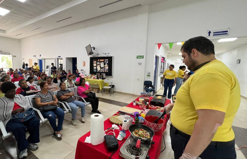 Más de 50 adultos mayores fortalecen su salud en taller de alimentación en Arraiján