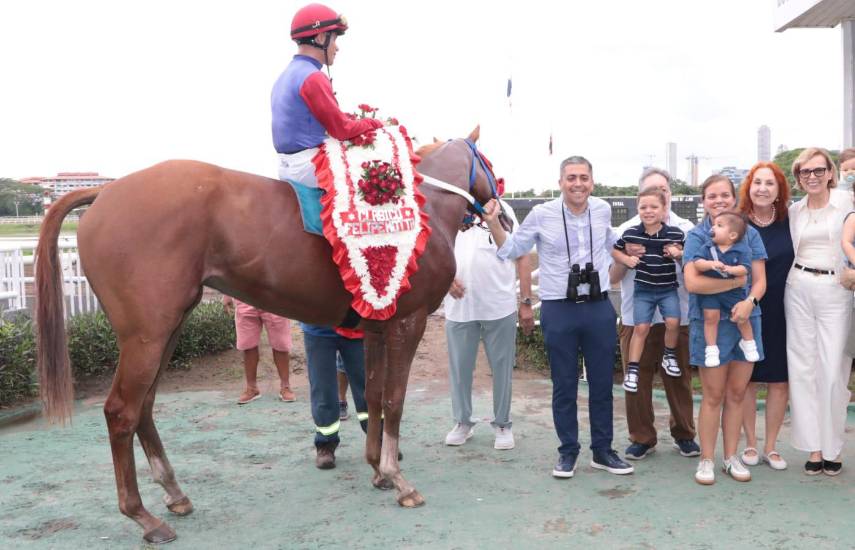 Wonder Lady saca su casta y gana el Clásico Felipe Motta