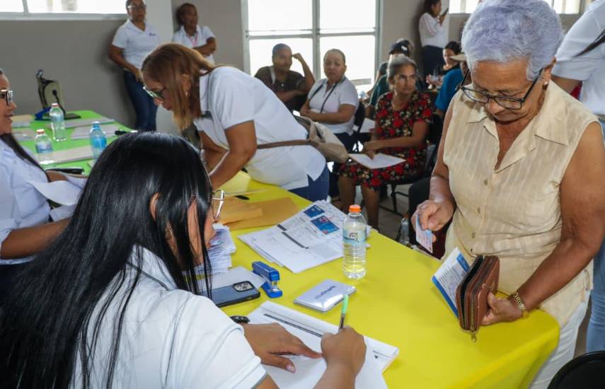 Mides incluye a 6,142 panameños a los Programas de Transferencias Monetarias Condicionadas