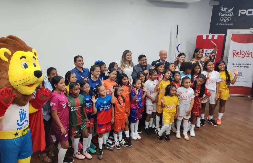 ‘La corona del fútbol’ para nuestras chicas