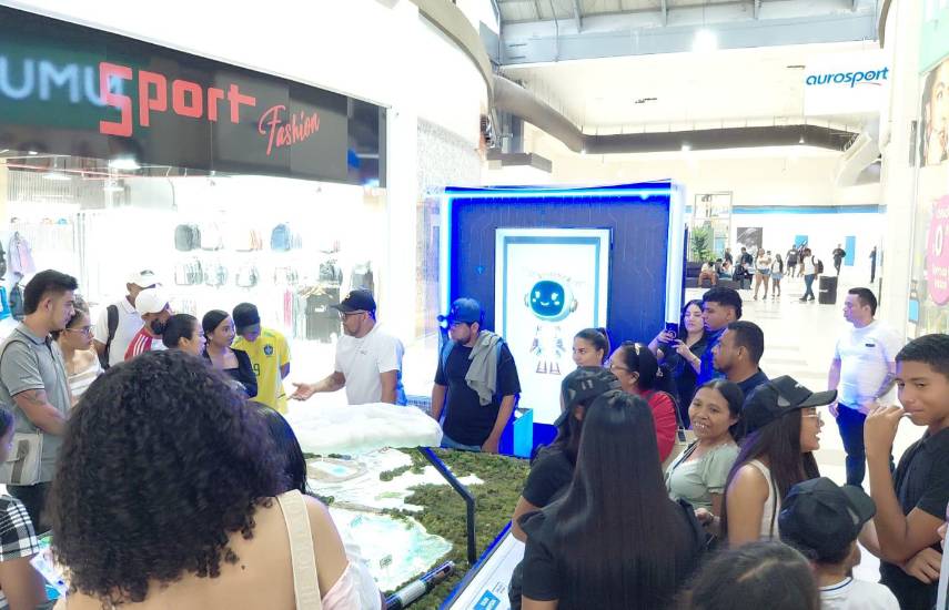 Stand de Cobre Panamá llega al Centro Comercial Megamall
