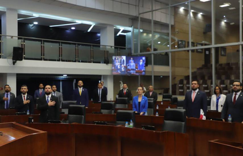 Proyectos claves esperan discusión en el legislativo