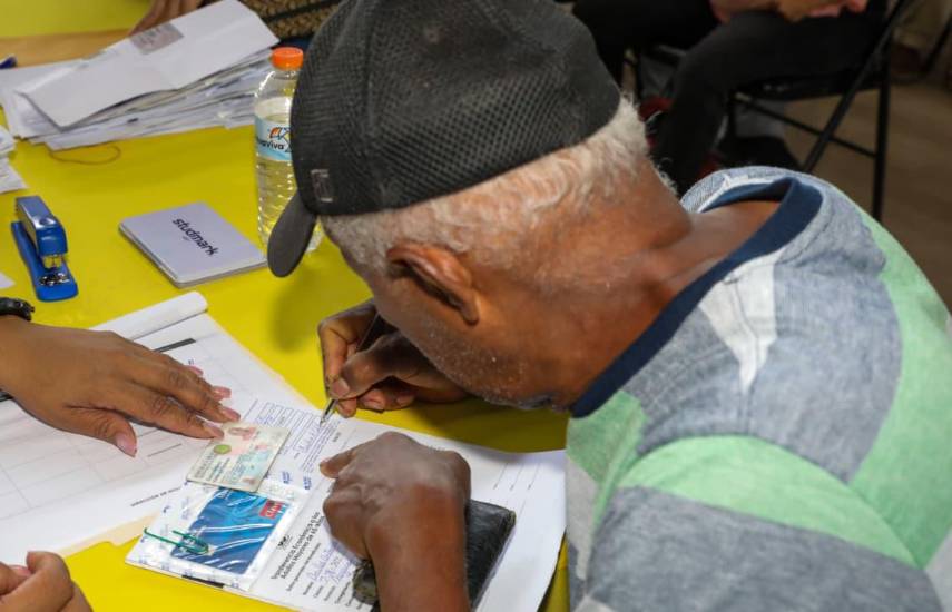 Mides detecta beneficiarios con cupos de transporte; más de 150 ya fueron excluidos