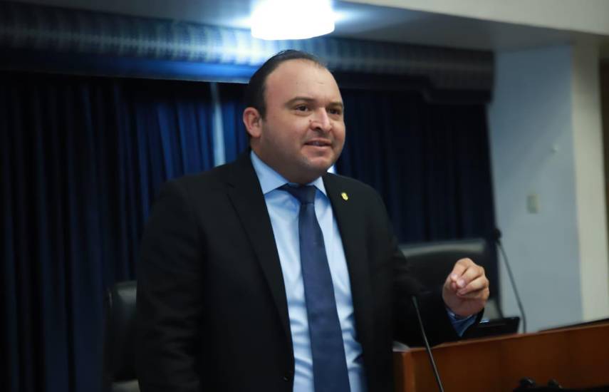 Diputado Saldaña presenta la iniciativa “Tasa Justa” para proteger a clientes bancarios
