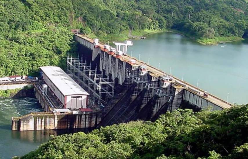 Planta hidroeléctrica en Bayano.