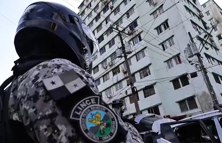 La Policía capturó a 40 personas durante fiesta clandestina en Barraza