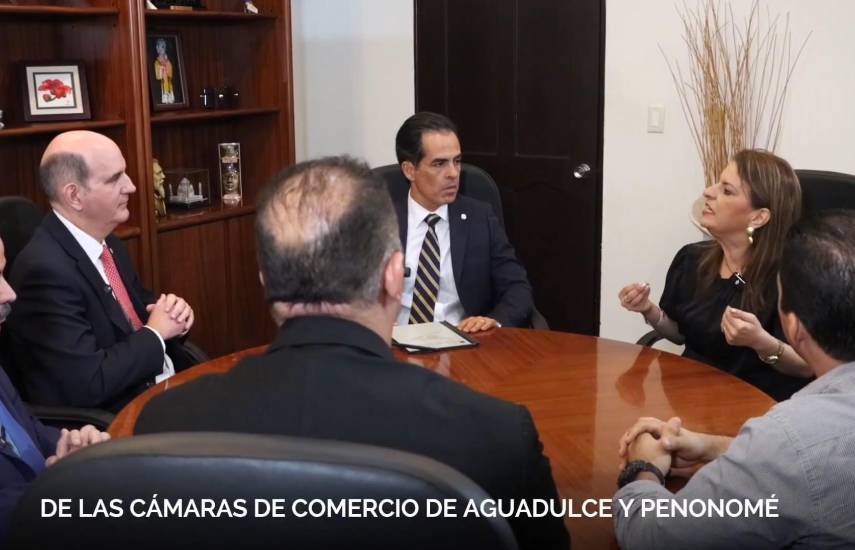 ML | Autoridades durante la reunión.