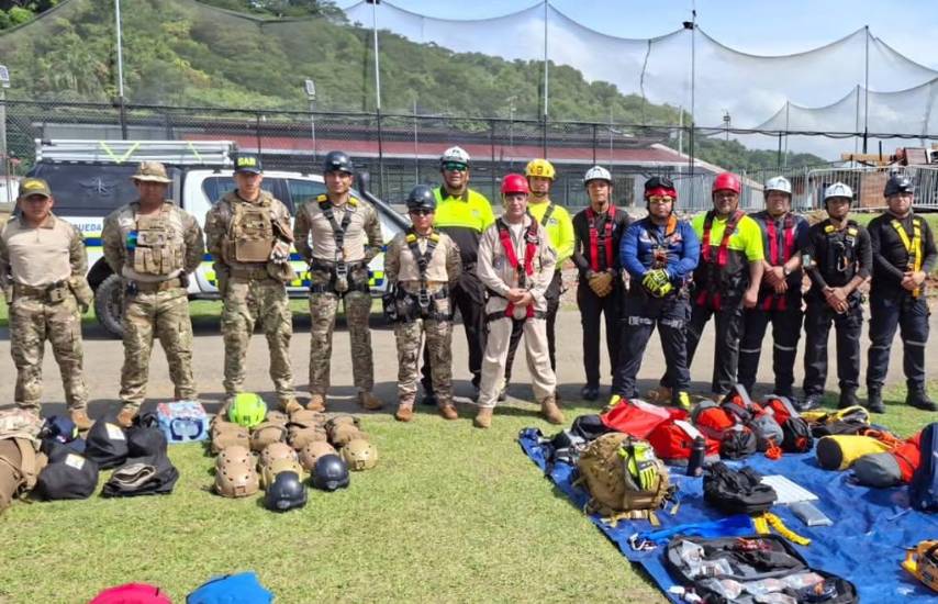 Jornada de entrenamiento enfocado en técnicas de rapel y rescate