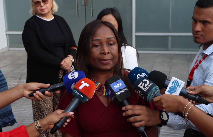 Comienza retorno a clases; padres piden módulos