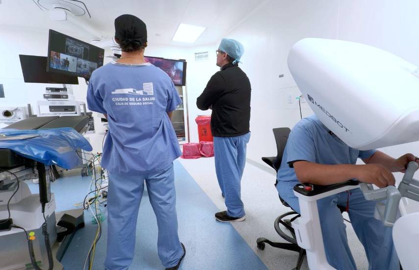 La CSS realiza primera telecirugía robótica en Chiriquí