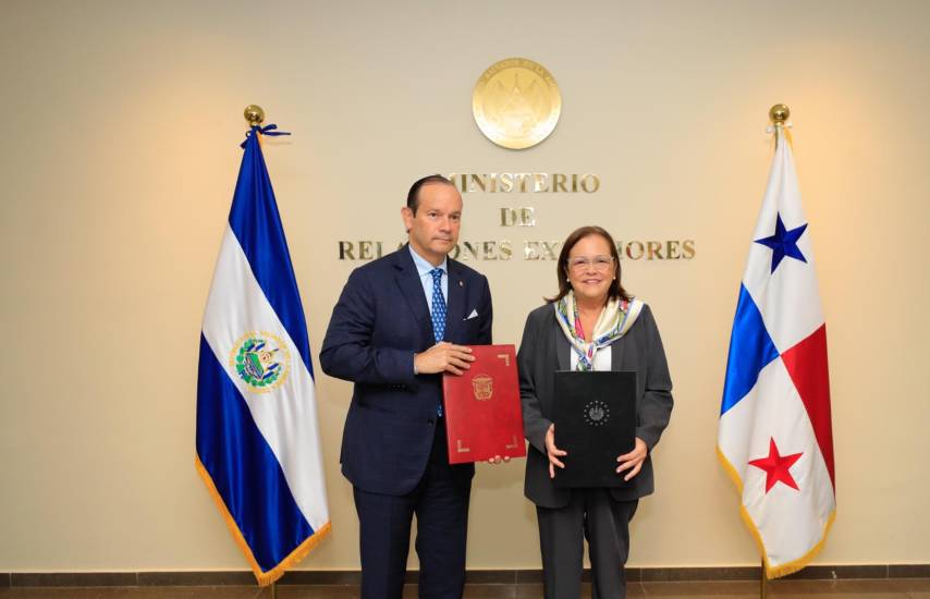 Panamá y El Salvador firman convenio de cooperación académica