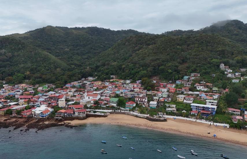 La isla de Taboga tiene agua y es apta para el consumo humano