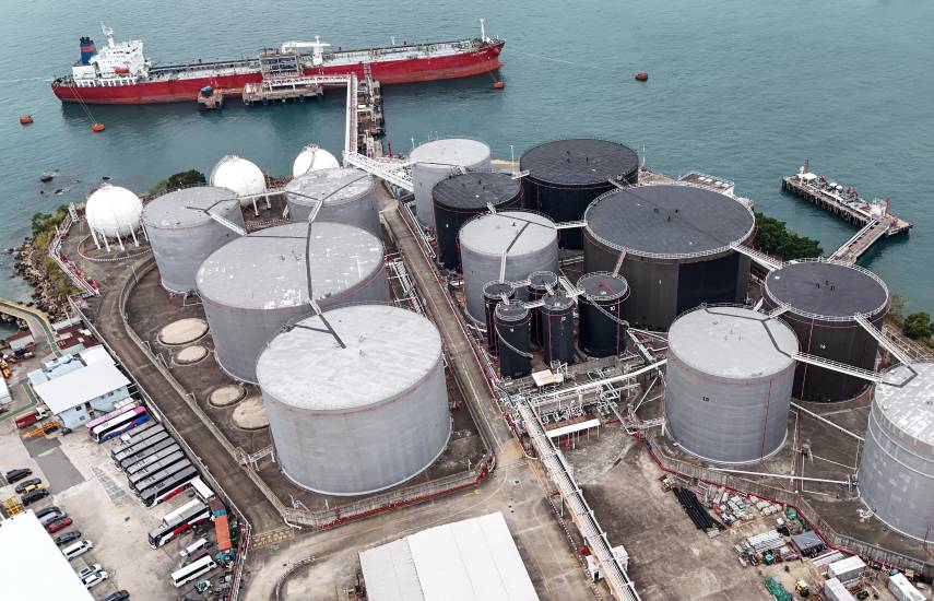 Precio del petróleo sube más de 5% por guerra en Irán