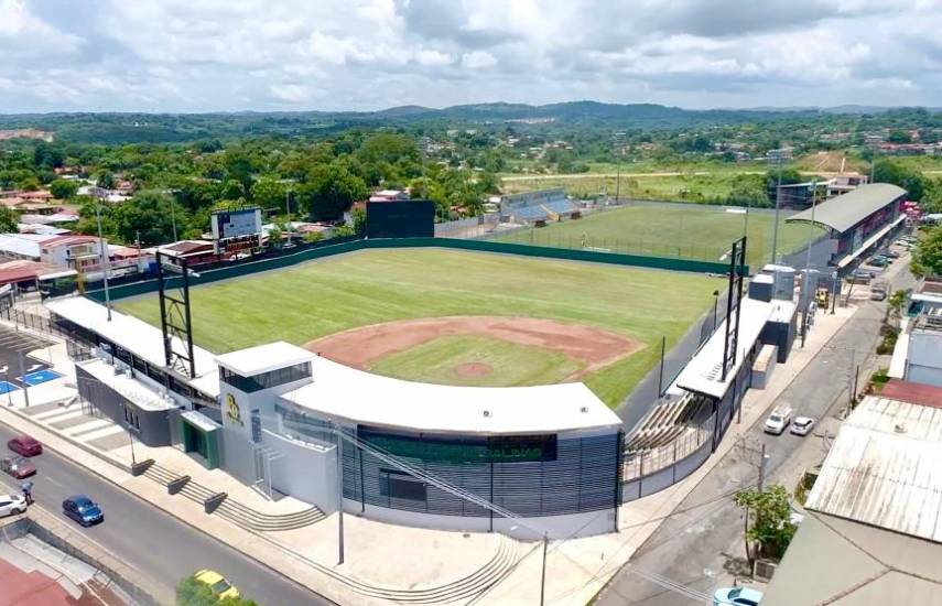 Presidente Cortizo entrega Estadio Justino “Gato Brujo” Salinas en La Chorrera