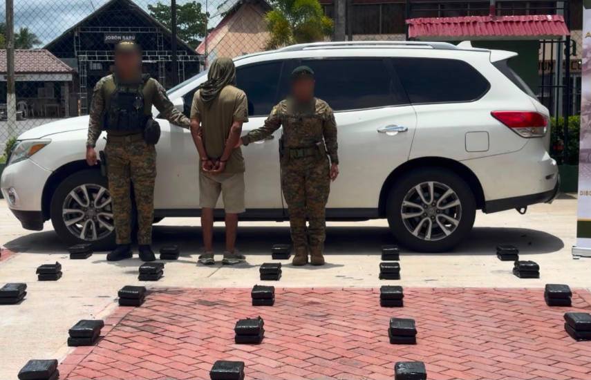 El SENAFRONT incauta 100 paquetes de presunta droga en Chiriquí