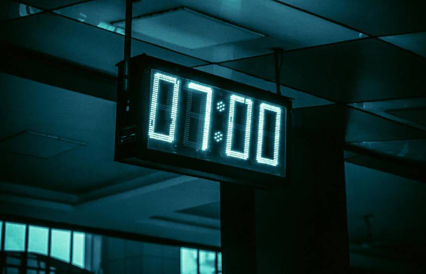 EDITORIAL : Horarios de trabajo