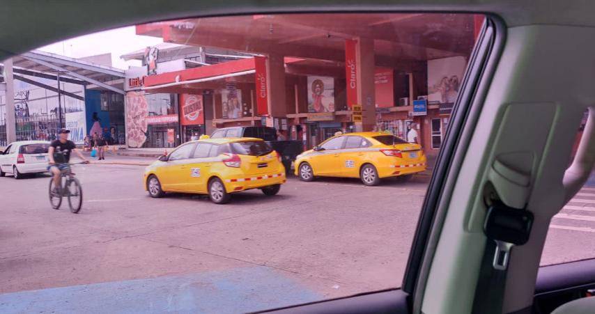 Más de 32 rutas normalizan el servicio del transporte público de pasajeros en la Terminal de Santiago