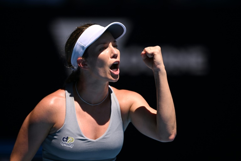 La tenista estadounidense Danielle Collins reacciona durante su partido por el Abierto de Australia en Melbourne, el 26 de enero de 2022