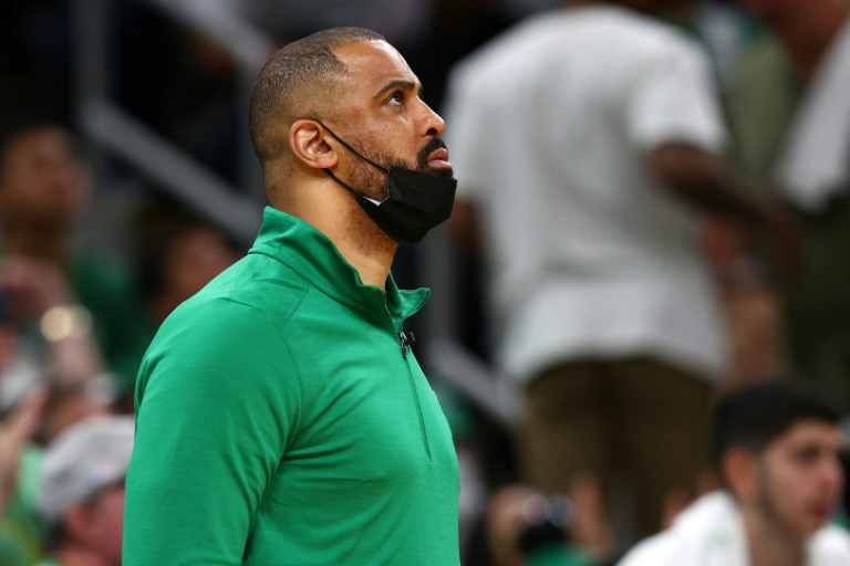 El entrenador de los Celtics, Ime Udoka, en el cuarto partido de la final de la NBA contra los Golden State Warriors, el 10 de junio de 2022 en Boston (Massachusetts, EEUU)