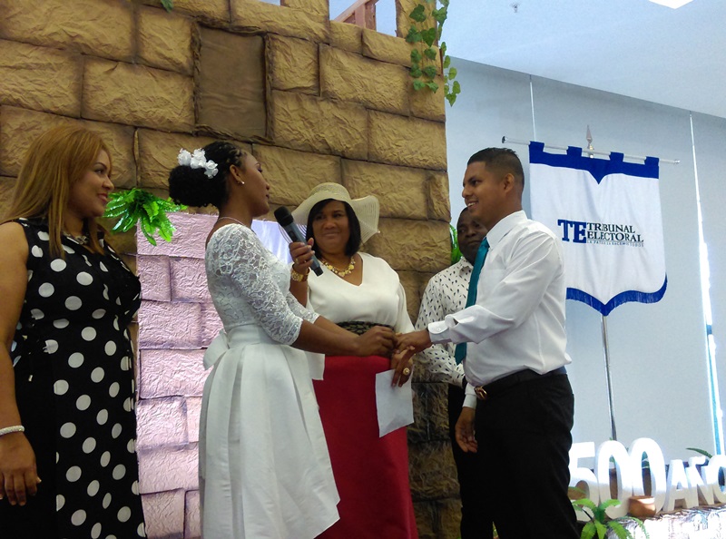 Boda masiva en el Tribunal Electoral