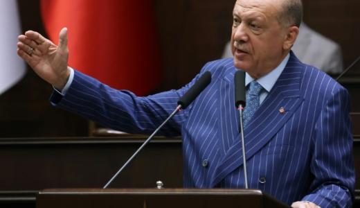 El presidente de Turquía, Recep Tayyip Erdogan, en una reunión de su grupo parlamentario el 15 de junio de 2022 en la Gran Asamblea Nacional, en Ankara