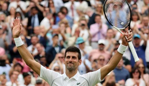 Novak Djokovic celebra su victoria sobre Thanasi Kokkinakis en el partido de la segunda ronda del torneo de Wimbledon disputado el 29 de junio de 2022 al suroeste de Londres
