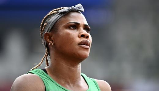 La nigeriana Blessing Okagbare reacciona tras ganar una serie de 100 metros de los Juegos Olímpicos de Tokio el 30 de julio de 2021