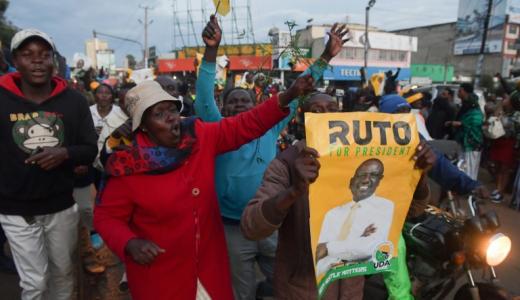 Seguidores de William Ruto, presidente electo de Kenya, celebran en Eldoret el 15 de agosto de 2022