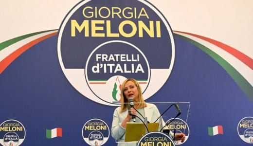 Giorgia Meloni da un discurso en la sede de campaña de Hermanos de Italia tras la victoria en las elecciones legislativas, el 26 de septiembre de 2022 en Roma