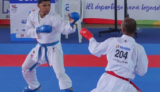 Cortesía | El panameño Alberto Gálvez se llevó la medalla de plata en Karate. 